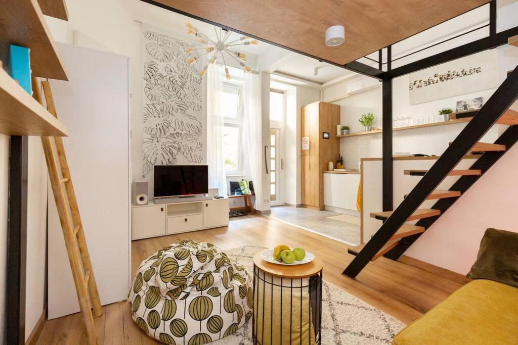 Stylish And Smart Apartment In The Center Budapest Esterno foto